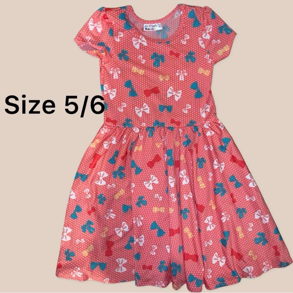 Dot dot smile dress - size 5/6 - bows